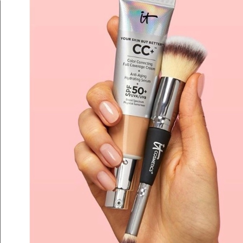 IT COLOR CORRECTING FULL COVERAGE + ANTI AGING💜